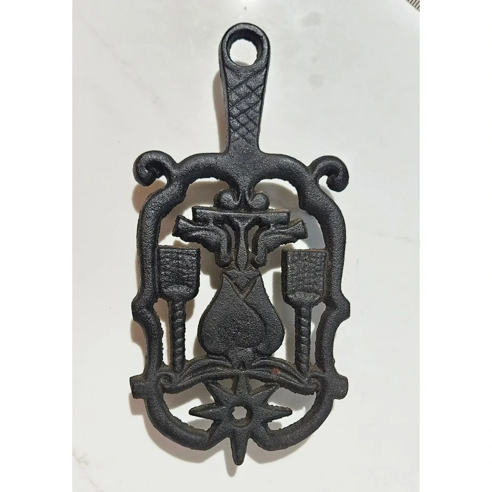 Vintage Cast Iron Trivet Pennsylvania Dutch Hex Heart Distelfink Black
